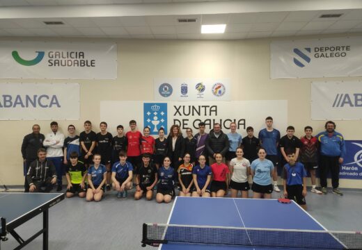 A alcaldesa visitou aos participantes no Erasmus Sport GSM no que participa o club Tenis de Mesa Naró